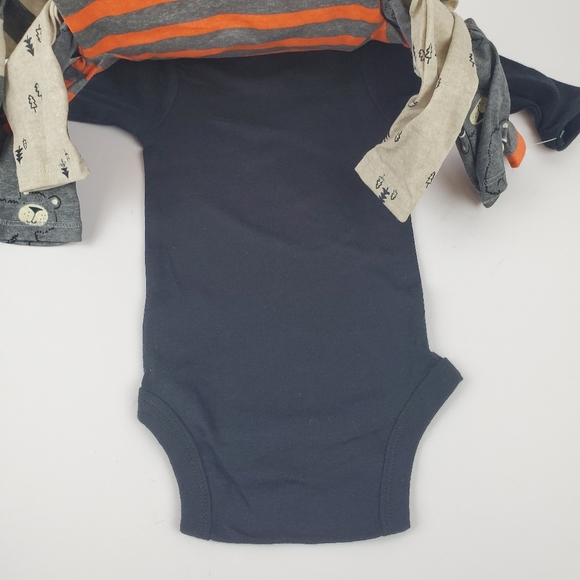 NWOT Gerber Set of 5 Onsies - Picture 6 of 6